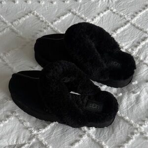 UGG Women’s Disquette Black Slippers